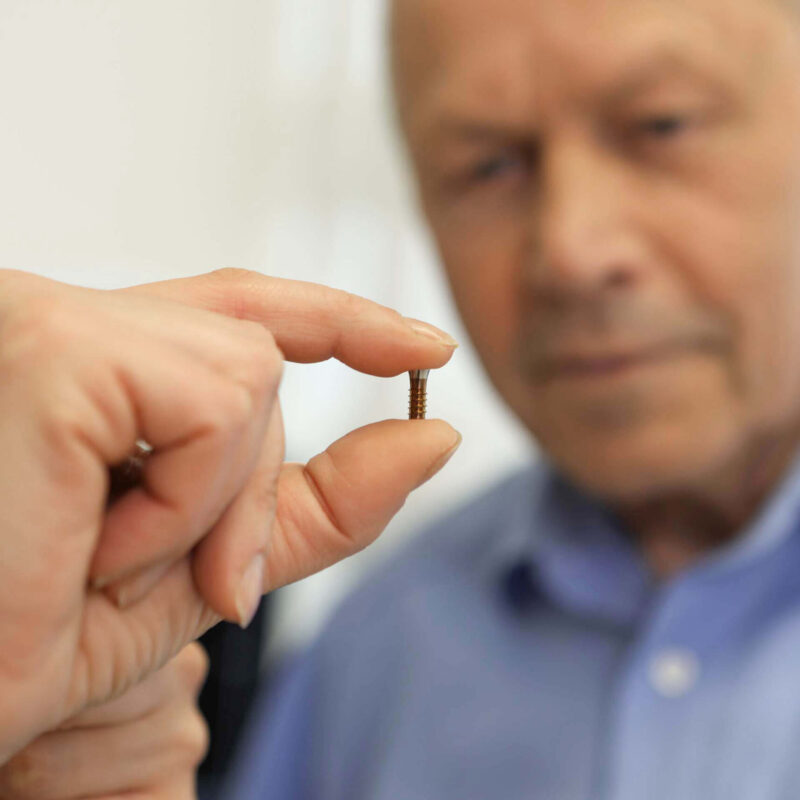 Zahnaerzte_am_Augustaplatz_Implantate_Kachel