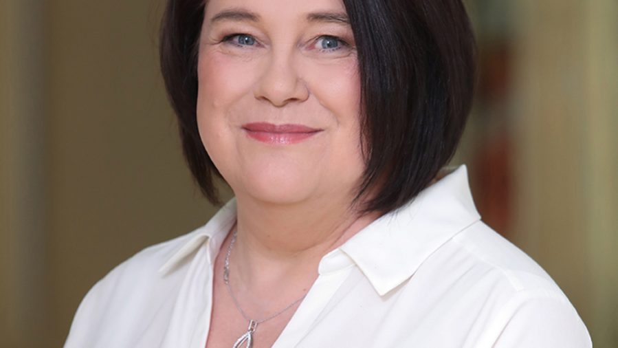 Zahnaerzte_im_Hofgut_Judith_Kittner_900x993px