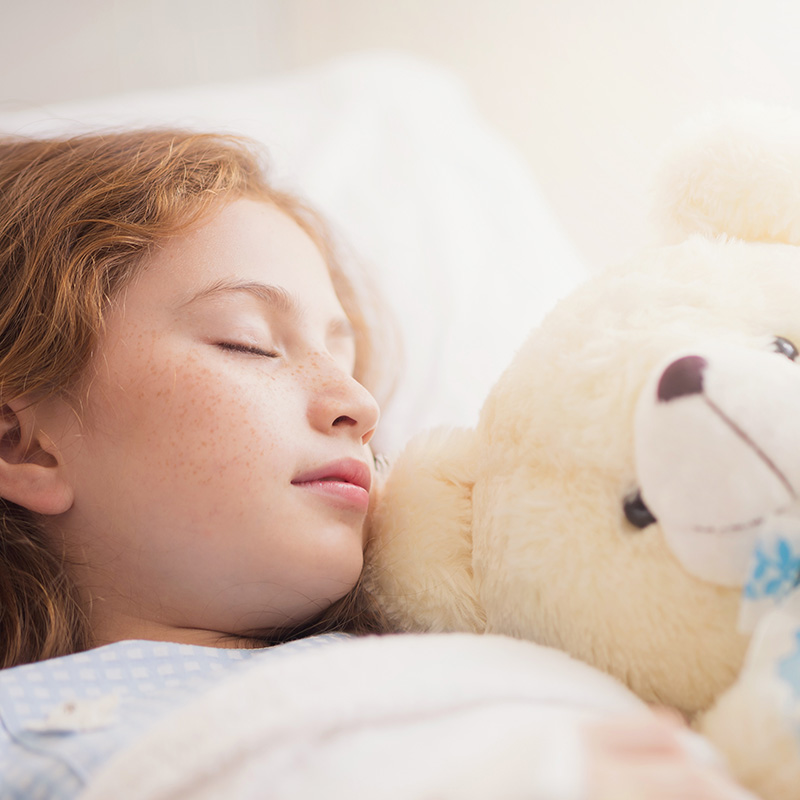 Kind mit Baer_800_800